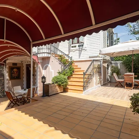 Magnificent Historic Mansion In Beylerbeyi Istanbul
