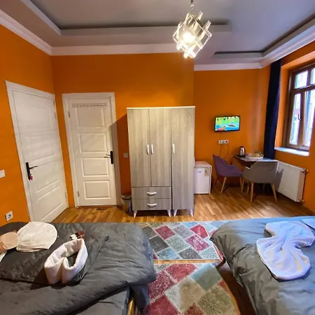 Taksim Pandora