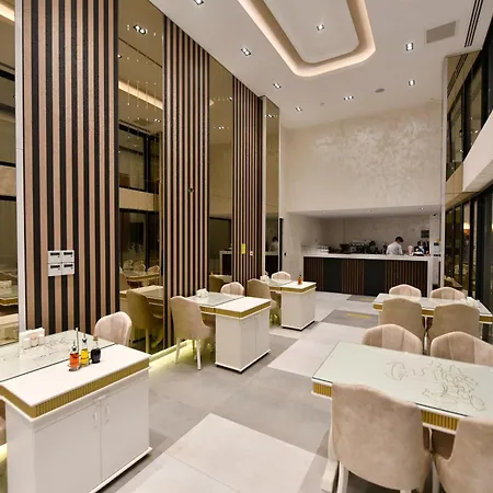 Ghan Hotel