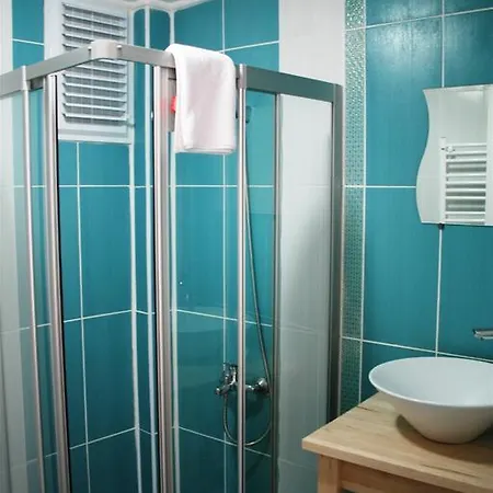 A'la House Aparthotel 3*