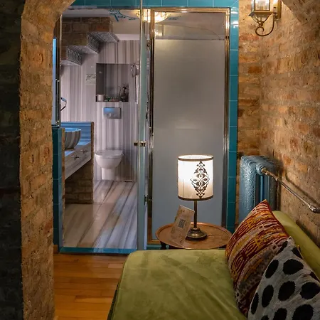 Niles Hotel 3*