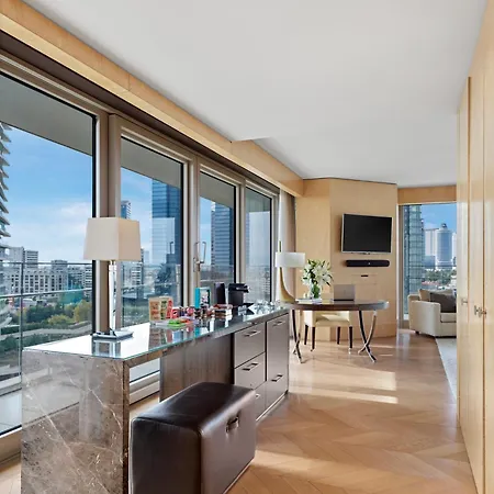 Hotel Raffles 5*