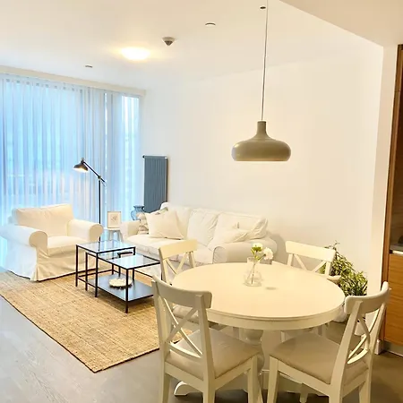 Havuz Olanagina Sahip , Konforu Sunan Daire Apartment