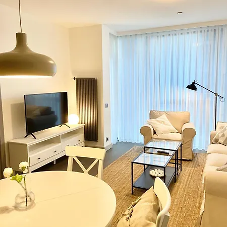 Apartment Havuz Olanagina Sahip , Konforu Sunan Daire