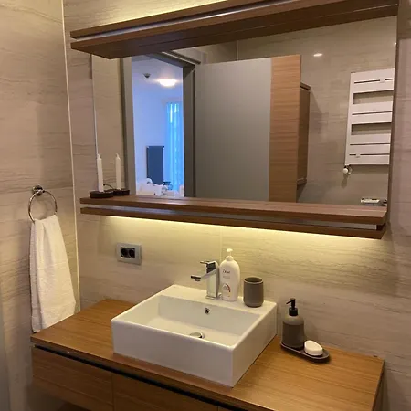 Havuz Olanagina Sahip , Konforu Sunan Daire Istanbul