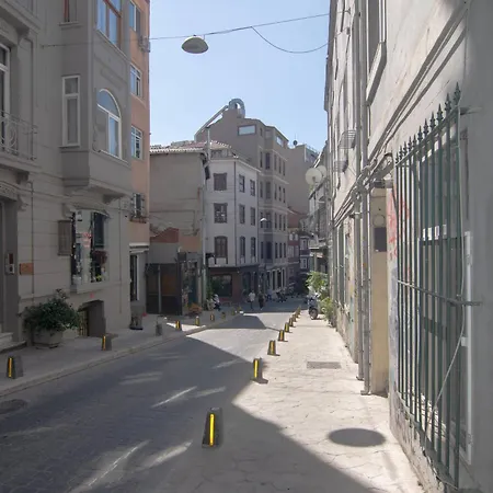 Apartment Stylish Getaway-explore The Urban Delights Istanbul