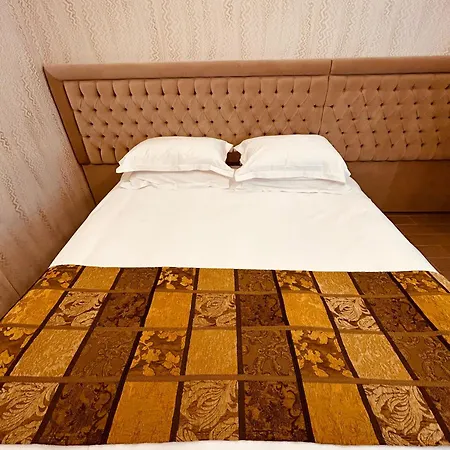 Lily Otel