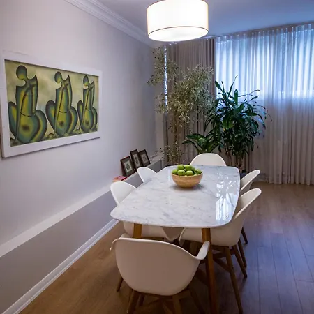Spacious Luxury Flat In The Heart Of Guest house