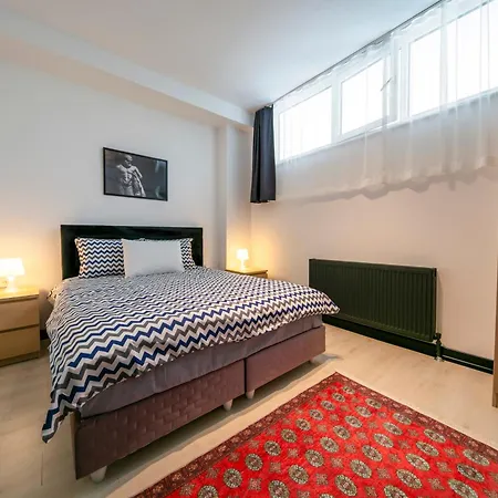 Hexa Aparthotel *