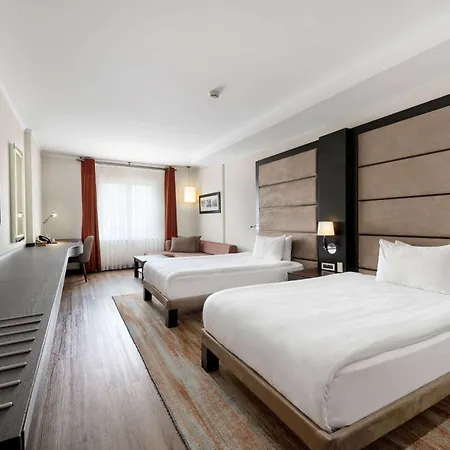 מלון Ramada Plaza By Wyndham Center (adults Only)