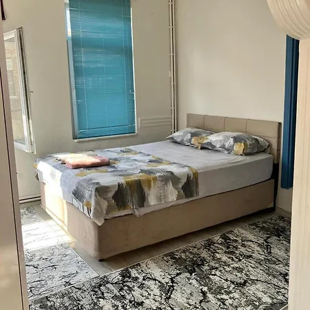 Apartment Yellow House Istanbul