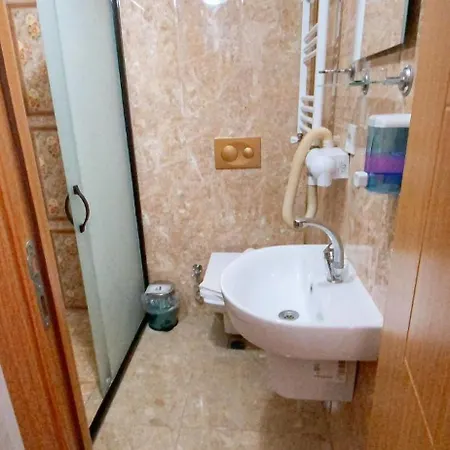 Armis Hostel *