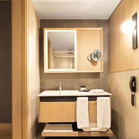 Hotel Movenpick Living Camlivadi