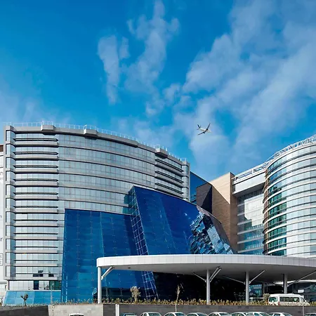 Pullman & Convention Center 5*