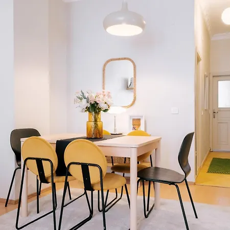 Apartment Chic Spacious Flat Near Istiklal Avenue In Beyoglu