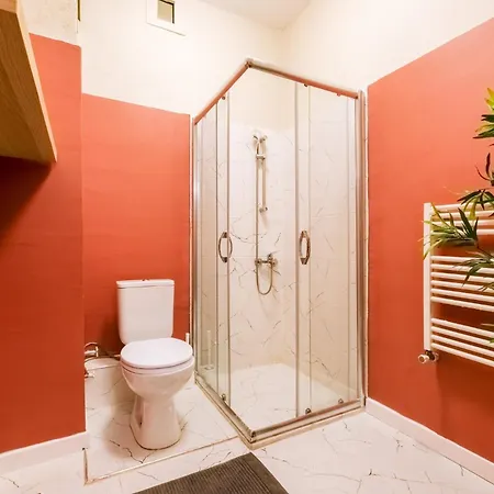 Chic Spacious Flat Near Istiklal Avenue In Beyoglu *