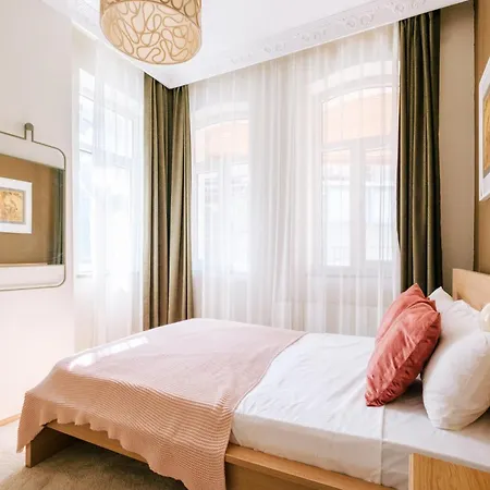 Apartment Chic Spacious Flat Near Istiklal Avenue In Beyoglu Istanbul