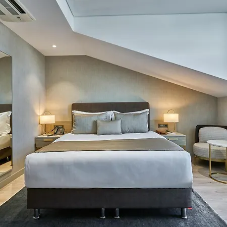 Rayelin Old Special Category Hotel *