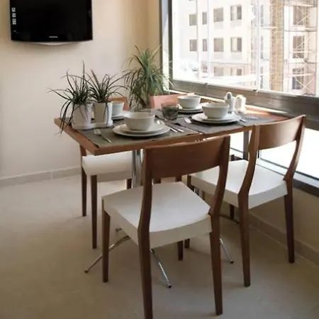 Luxe Next To Water Garden Open Mall, International Financial Center & Medical Center Homestay