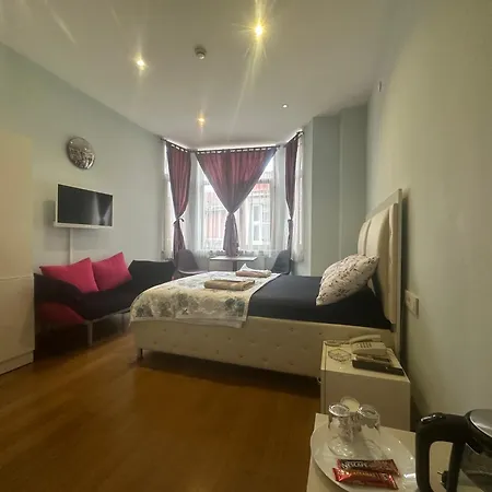 Mymoon Hotel 3*