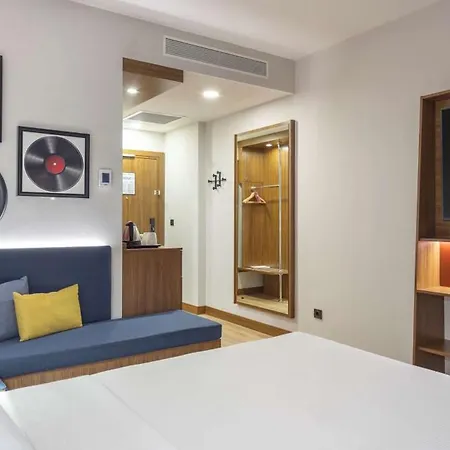 Hampton By Hilton Airport, Arnavutkoy Hotel 4*