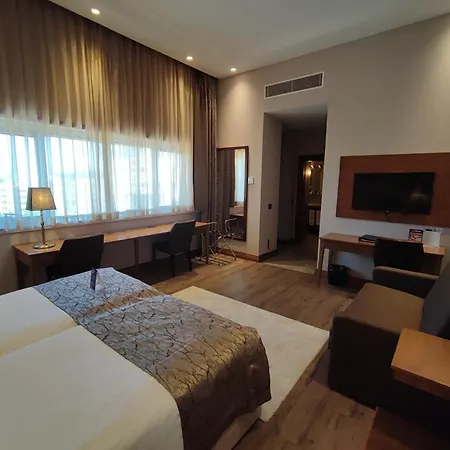 Days By Wyndham Maltepe Otel 4*
