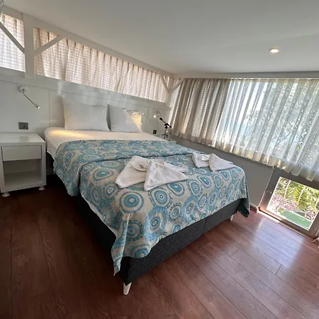 Antique Szálloda 4*