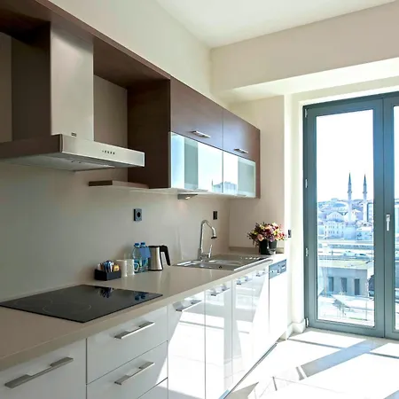 The Superior Living Batisehir Apartment