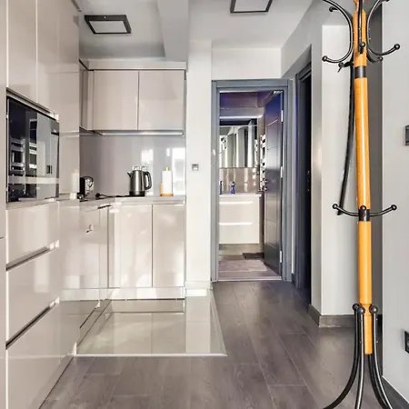 Daire Great Location In Besiktas/akaretler *