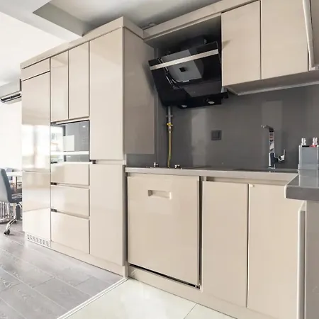 Great Location In Besiktas/akaretler Daire
