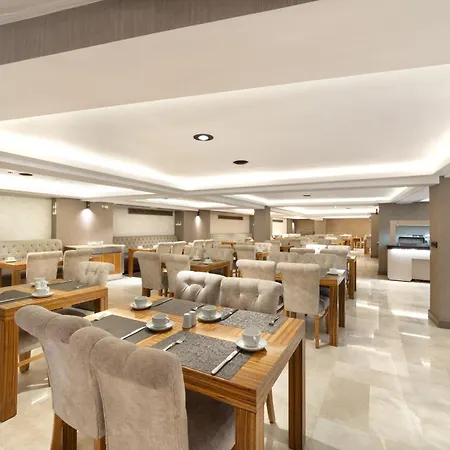 Orka Royal & Spa Hotel 4*
