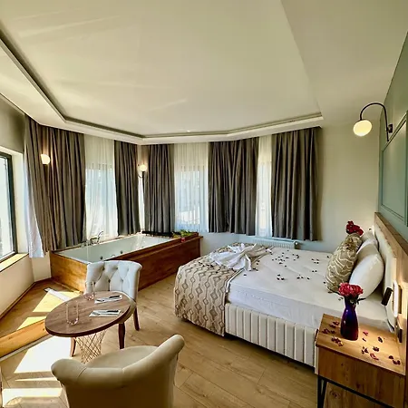 Newalla Old Szálloda 5*