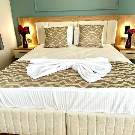 Szálloda Newalla Old 5*