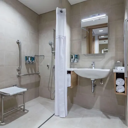 Отель Hampton By Hilton Zeytinburnu Стамбул