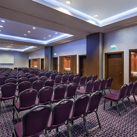Hotel Hampton By Hilton Kayasehir 3*