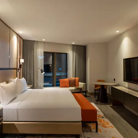 Hilton Mall Of Hotel 5*