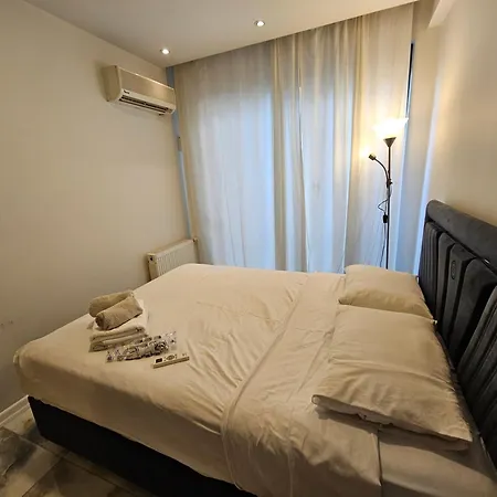 Perfect Taksim, 2 Bedroom, Pool, Gym, Sauna Apartment