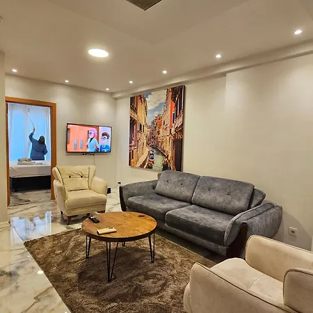 Perfect Taksim, 2 Bedroom, Pool, Gym, Sauna Apartment Istanbul