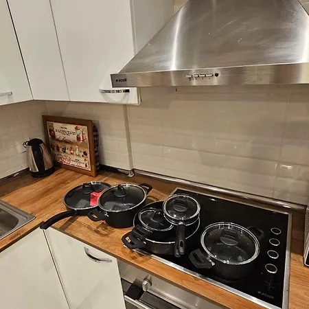 Apartment Perfect Taksim, 2 Bedroom, Pool, Gym, Sauna Istanbul