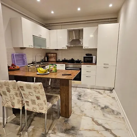 Perfect Taksim, 2 Bedroom, Pool, Gym, Sauna * Istanbul