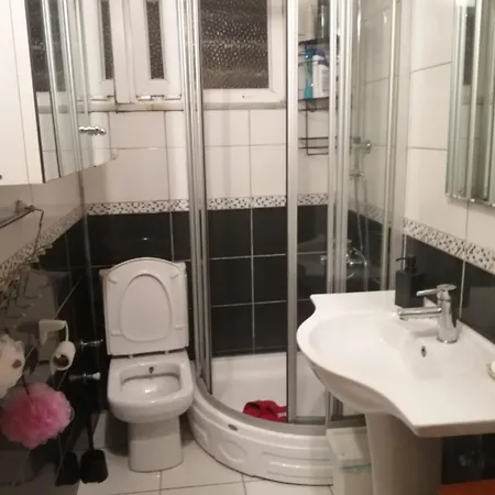 Apartment 1+1 Flat In Cihangir With Cozy Backyard *