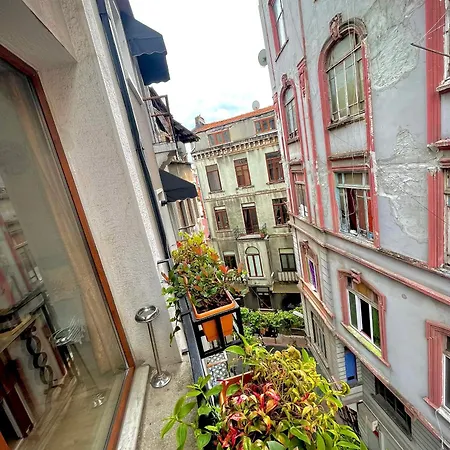 Aparthotel Elegance Aparts Cihangir