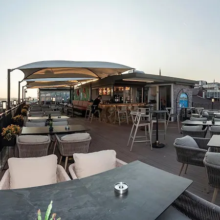 Aprilis - Special Category 4* Istanbul