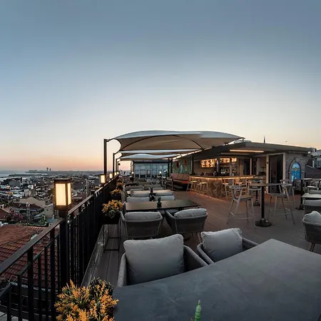 Aprilis - Special Category 4* Istanbul