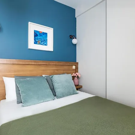 Flat W Backyard 10 Min To Taksim And Citys Mall *