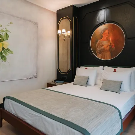 Tria Elegance Hotel