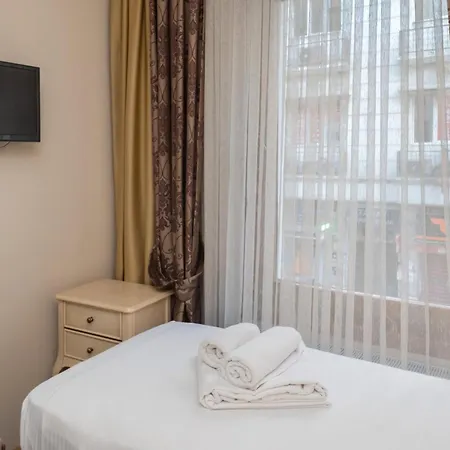 Felicity Hotel