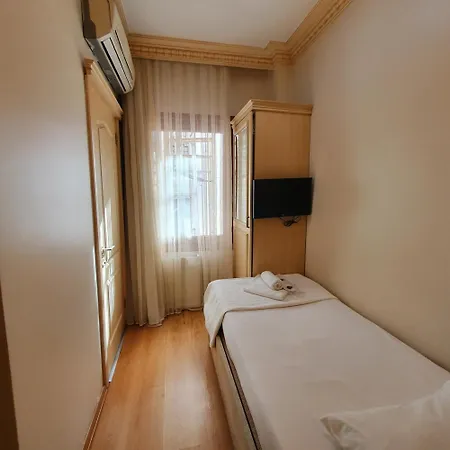 Felicity Hotel