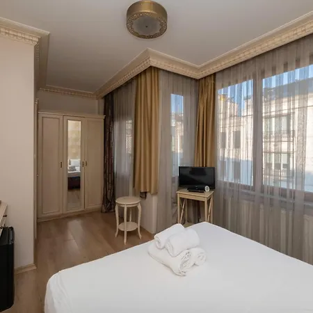 Felicity Hotel 3*