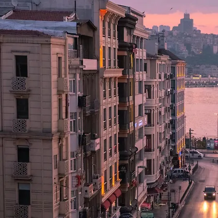 Felicity Estambul